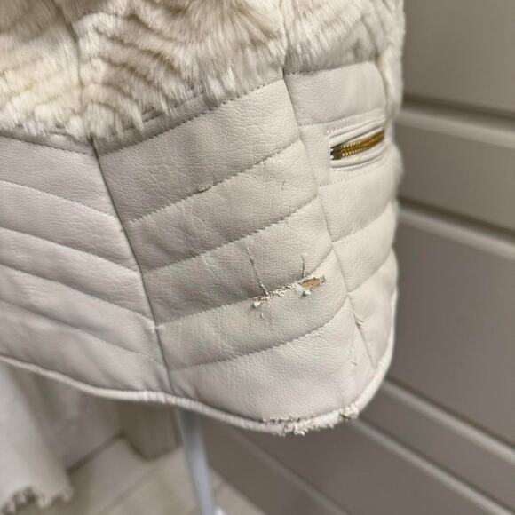 Guess Cream Faux Fur Trim Soft Vest Sleeveless Open Front Winter Jacket - Picture 8 of 8